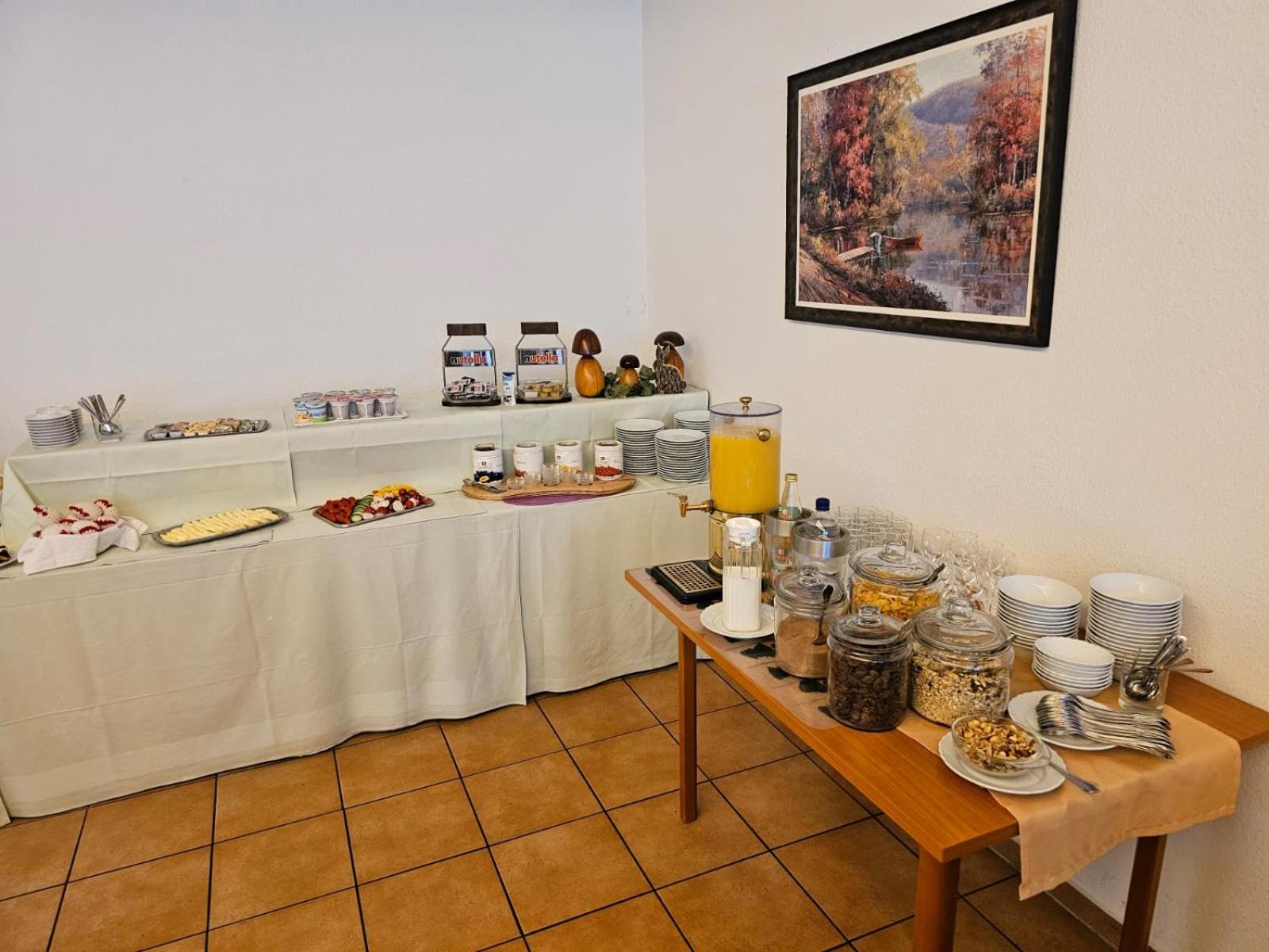 Hotel Zur Krone Хассельфельде Экстерьер фото